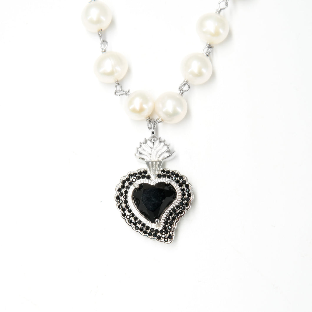 Rocky Radiant Heart Pearl Necklace (Black)